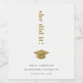 Elegante Minimal Gold Typografy Graduation Cap Weinetikett (Einzelnes Label)