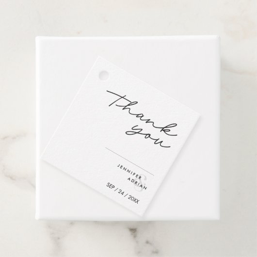 Elegante Minimal White Modern Gastgeschenk Hochzei Geschenkanhänger (Beispiel)