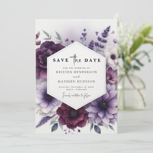 Elegante Minimale Lila Blumenhochzeit Save The Date (Stehend Vorderseite)