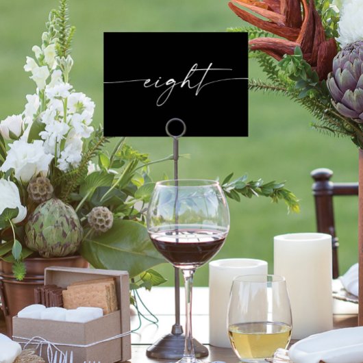 Elegante minimale Skriptkartennummern acht Tischnummer