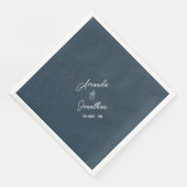 Elegante Minimalistisch pickled Bluewood White Wed Serviette (Ecke)