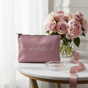 Elegante minimalistische Brautjungfer Name Staub Zubehörtasche