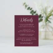 Elegante Minimalistische Burgundy Red Wedding Deta Begleitkarte (Stehend Vorderseite)