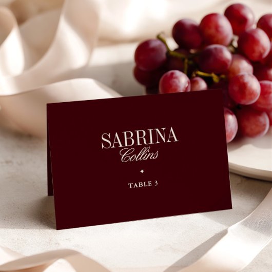 Elegante Minimalistische Burgundy Wedding Platzkar Tischnummer