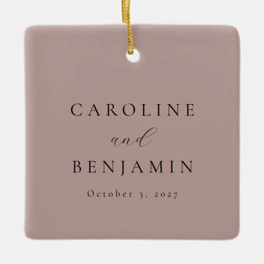 Elegante Minimalistische Dusty Mauve Calligraphy W Keramikornament (Vorderseite)