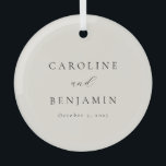 Elegante Minimalistische Hochzeit der Creme Callig Ornament Aus Glas<br><div class="desc">Mit diesem minimalistischen Glasdekor verleihen Sie Ihrer Hochzeitsdekoration eine Touch zeitloser Eleganz. Mit seinem weichen Elfenbeincremeuntergrund und der zarten Kalligraphie ist dieser Ornament die perfekte Mischung aus Einfachheit und Eleganz. Das saubere, moderne Design macht es zu einem vielseitigen Sake für Ihren besonderen Tag, mühelos mit jedem Hochzeitsstil vermischt. Feiern Sie...</div>