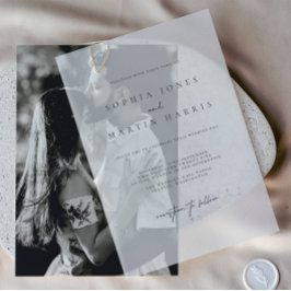 Elegante Minimalistische Hochzeit in Schwarz und W Pergament Einladungen