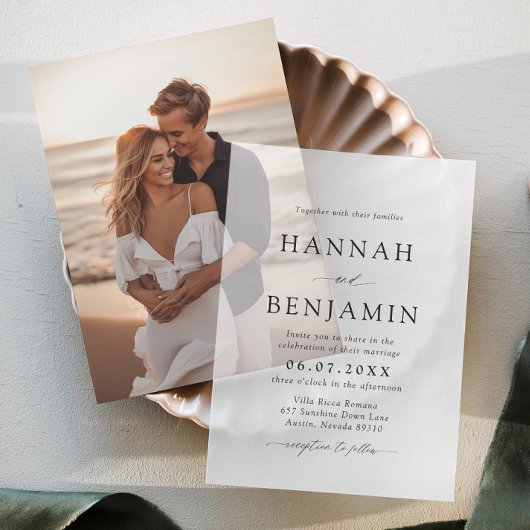 Elegante Minimalistische Hochzeit in Schwarz und W Pergament Einladungen