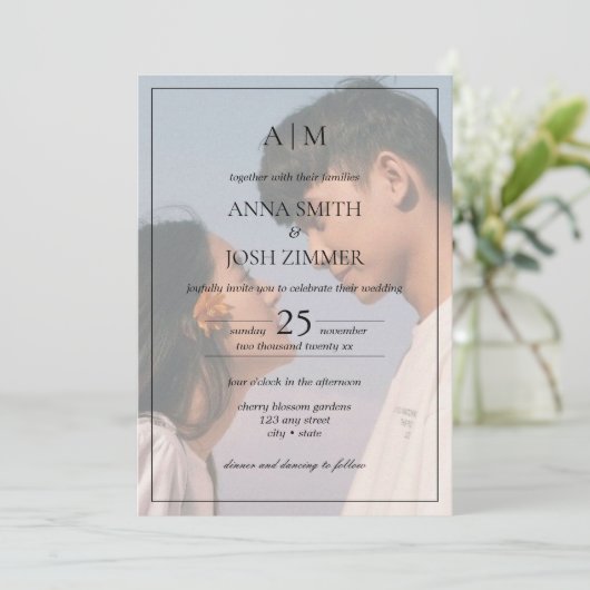 Elegante Minimalistische Monogram-Foto-Overlay-Hoc Einladung (Stehend Vorderseite)