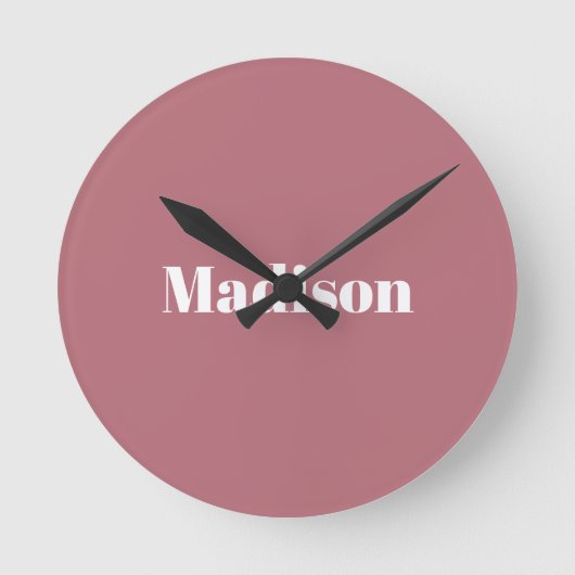 Elegante Minimalistische Rose Gold Weißer Name Runde Wanduhr (Vorderseite)