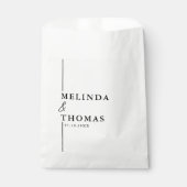 Elegante Minimalistische Schwarz-Weiß-Hochzeit Geschenktütchen (Vorderseite)