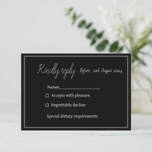 Elegante, Minimalistische Schwarz-Weiß-Hochzeit RSVP Karte (Stehend Vorderseite)