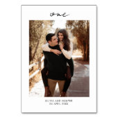 Elegante Minimalistische Schwarz-Weiß-Hochzeit Tischnummer (Vorderseite)