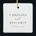 Elegante Minimalistische Schwarz-weiße Hochzeit Keramikornament<br><div class="desc">Custom Elegante Minimalistische Schwarz-weiße Kalligrafie Hochzeit Keramik Ornament</div>