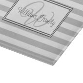 Elegante Mit Monogramm Gray Stripes Schneidebrett (Ecke)