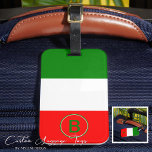 Elegante Mit Monogramm italienische Flagge Gepäckanhänger<br><div class="desc">Nehmen Sie ein Stück Italien mit, wohin Sie auch immer reisen. Nutzen Sie dazu unseren eleganten Mit Monogramm italienischen Gepäckanhänger. Es wurde sorgfältig mit einem italienisch-inspirierten Design gestaltet und ist der Inbegriff schicker Funktionalität. Die lebendigen Farben der italienischen Flagge, grün, weiß und rot, sind schön in der Marke verkörpert und...</div>