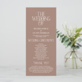 Elegante Mocha-Mousse-Typografie Hochzeitsprogramm Programm (Stehend Vorderseite)