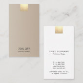 Elegante moderne beige Goldakzent-Rabatt-Vertikale Visitenkarte (Vorne/Hinten)