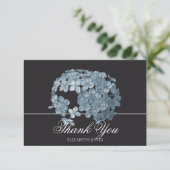 Elegante moderne hellblaue Blumencluster-Dankeschö Dankeskarte (Stehend Vorderseite)