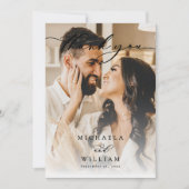 Elegante moderne Kalligraphie 2-Foto Hochzeit Dankeskarte (Vorderseite)