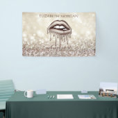 Elegante, moderne Metallic Dripping Lips, Bokeh Banner (Messeveranstaltung)
