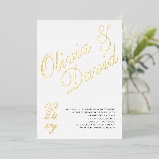 Elegante moderne Minimalistische UAWG QR Back Wedd Folieneinladung (Stehend vorne)