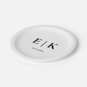 Elegante moderne Monogram Simple Wedding Pappteller (Schrägansicht)