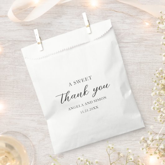 Elegante moderne neutrale Hochzeit Geschenktütchen (Ausgeschnitten)