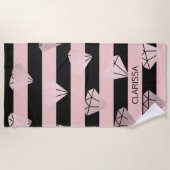 Elegante moderne Rose mit goldenem Streifen Strandtuch (Vorderseite)