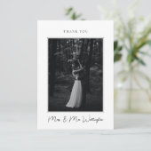 Elegante moderne Schwarze Signatur-Script-Hochzeit Dankeskarte (Stehend Vorderseite)