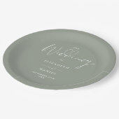 Elegante moderne Script Sage Green Wedding Pappteller (Schrägansicht)