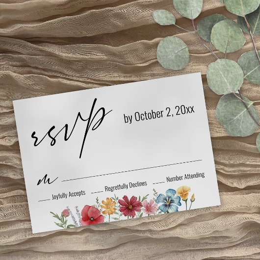 Elegante Moderne Typografie Wasserfarbene Wildblum RSVP Karte