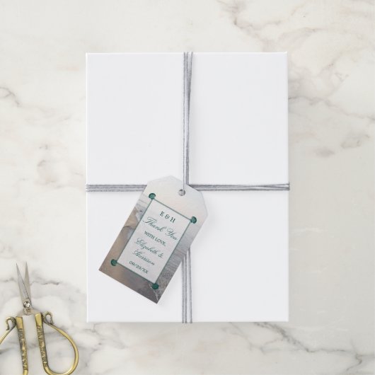 Elegante Mongram & Aquamarin Scallop Beach Hochzei Geschenkanhänger (Mit Garn)