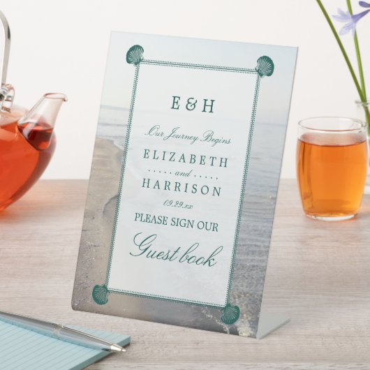 Elegante Mongram & Aquamarin Scallop Beach Hochzei Sockelschild (In Situ)