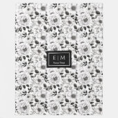 Elegante monochrome Blume in grauen Farbtönen Fleecedecke (Vorderseite)