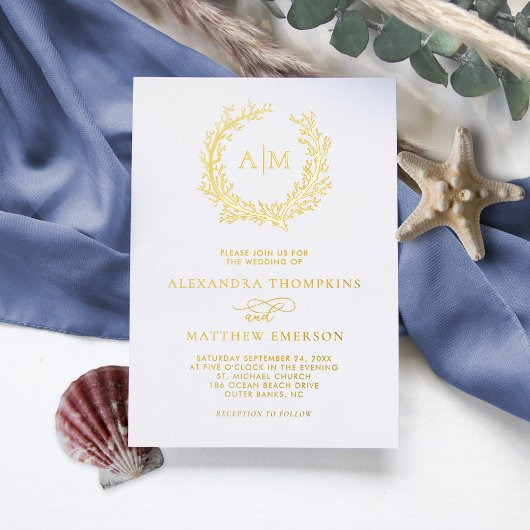 Elegante Monogram Beach Wedding Real Gold Folieneinladung