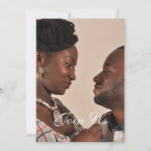 Elegante Monogram & Couple's Foto Wedding Einladung (Rückseite)