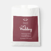 Elegante Monogram Dark Red Jewel Tone Wedding Geschenktütchen (Vorderseite)