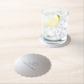 Elegante Monogram Gold Silver Scalloped Round Untersetzer (Vor Ort)