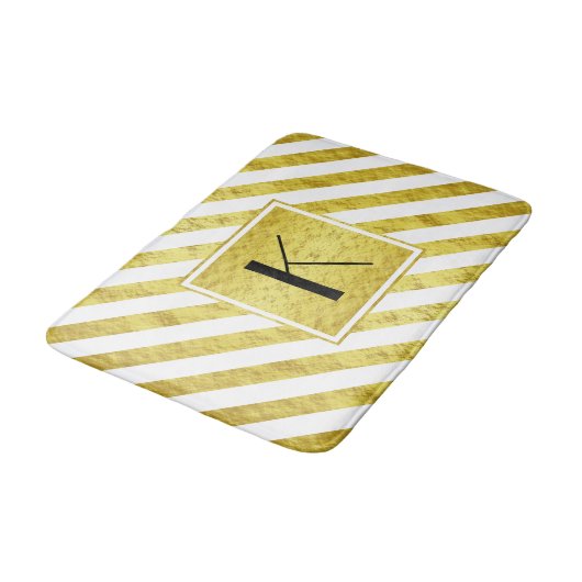 Elegante Monogram Gold Stripes Badematte (Schrägansicht)