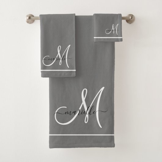 Elegante Monogram, Gray White Script Name Badhandtuch Set (Insitu)