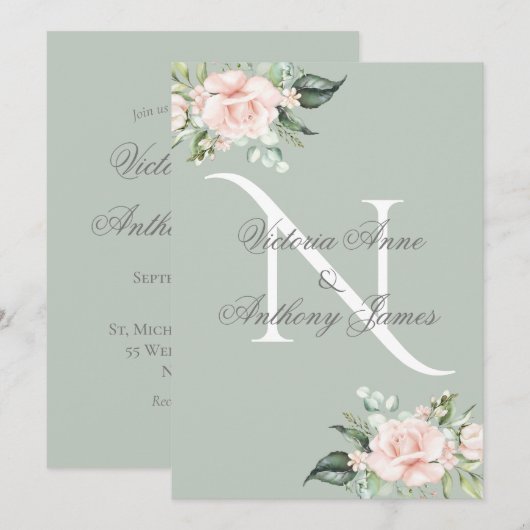 Elegante Monogram Initial Floral Sage Green Weddin Einladung (Vorne/Hinten)
