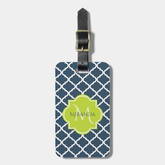 Elegante Monogram Navy Green Quatrefolie und Name Gepäckanhänger (Vorderseite vertikal)