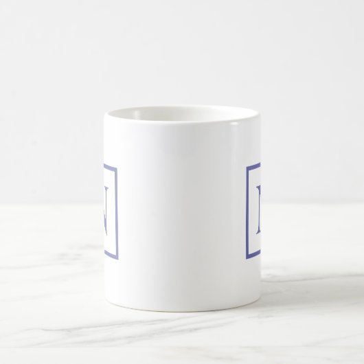 Elegante Monogram Periwinkle Blue Minimalistisch Kaffeetasse (Mittel)