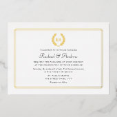 Elegante Monogram Real Gold Foil Hochzeitskranz Folieneinladung (Vorderseite)