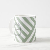 Elegante Monogram Sage Green Striping Tasse (Vorderseite Links)