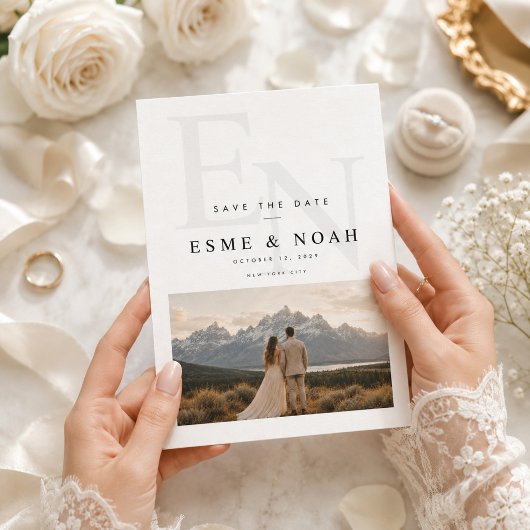 Elegante Monogramm-Bergpaar-Foto Save The Date