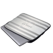 Elegante Monogramm-Imitate Silberglänzende graue S Laptopschutzhülle (Vorne Knopf)