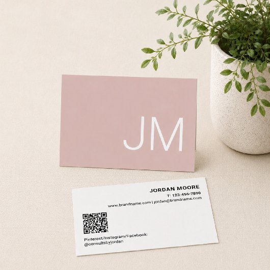 Elegante Monogramm-Initialen Professionell Rosa QR Visitenkarte