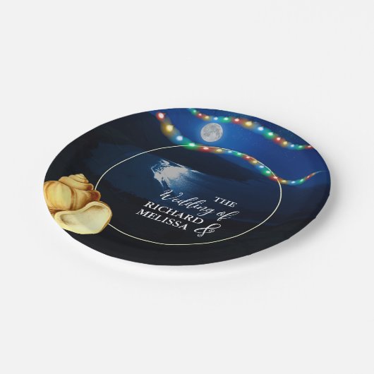 Elegante Moonlit Beach Wedding Pappteller (Schrägansicht)